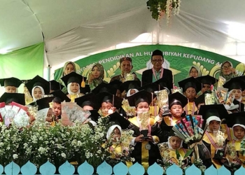 Yayasan Al Hubbubiyah Kedawung Cirebon Wisuda 88 Santri