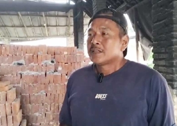 Batu Bata Produksi Danawinangun Cirebon Diproses Manual