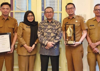 Pemkab Cirebon Raih Penghargaan Prestasi Level 3 UKPBJ, Bupati Imron Ucapkan Terima Kasih