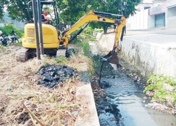 16 Saluran Rawan Banjir di Kota Cirebon Dinormalisasi