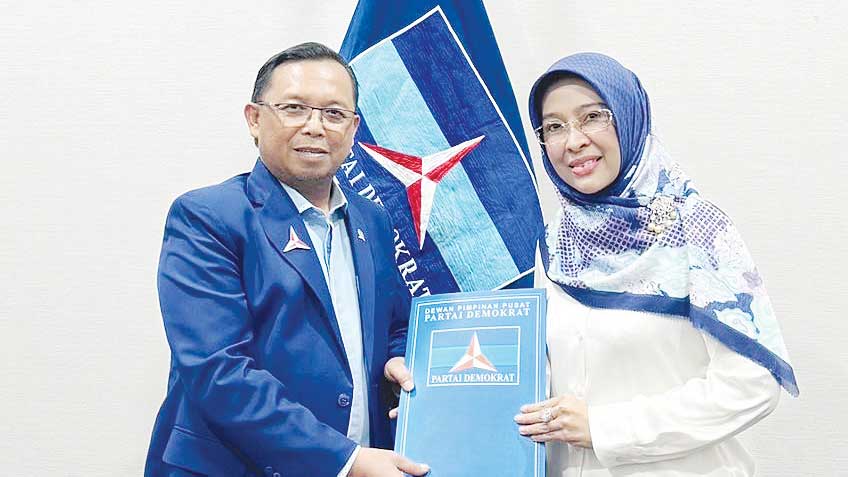 Demokrat Gercep Gandeng Ayu, Berikan Surat Tugas sebagai Calon Bupati Cirebon 2024