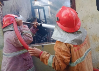 Kebakaran di Cirebon, Seorang Nenek Berhasil Diselamatkan dari Kebakaran Rumah