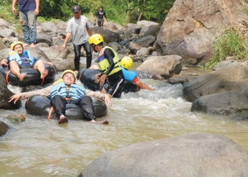 Wisata Memacu Adrenalin di Cirebon, Kubang River Tubing Sensasi Meluncur di Sungai Cipager