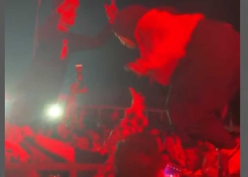 Ditarik, Tantri Vokalis Kotak Jatuh dari Panggung Setinggi 2 Meter