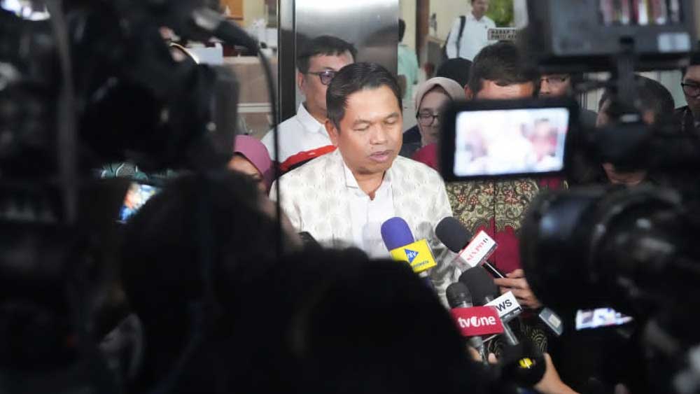 Kang Dedi Mulyadi Antar Keluarga Terpidana Kasus Vina Cirebon Laporkan Iptu Rudiana ke Bareskrim Polri