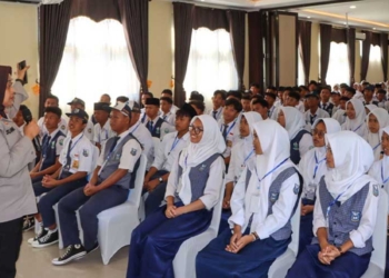 Kapolresta Cirebon Beri Penyuluhan Siswa SMAN 1 Lemahabang