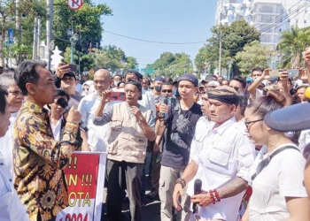 Warga Kota Cirebon Diminta Pakai Baju Putih Kawal Judicial Review Tolak Kenaikan PBB