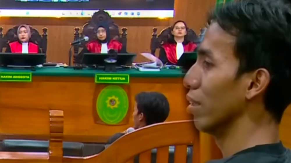 Air Mata Tertumpah Begitu Reynaldi Beberkan Soal Penyiksaan di Sidang PK Saka Tatal