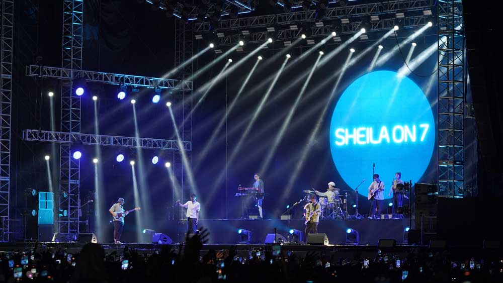 Bank bjb Manjakan Penonton Konser SO7 di Makassar dengan Berbagai Promo