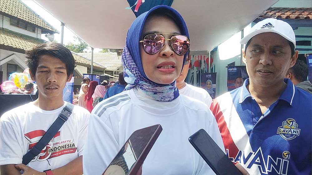 Pilbup Cirebon, Pasangan Wali, Wahyu Tjiptaningsih-Solichin Pilih Daftar Hari Terakhir