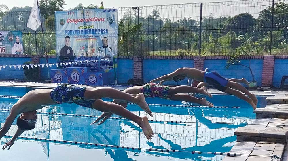Pada Popkab Cirebon 2024, Kontingen Kecamatan Sumber Berjaya di Cabor Renang
