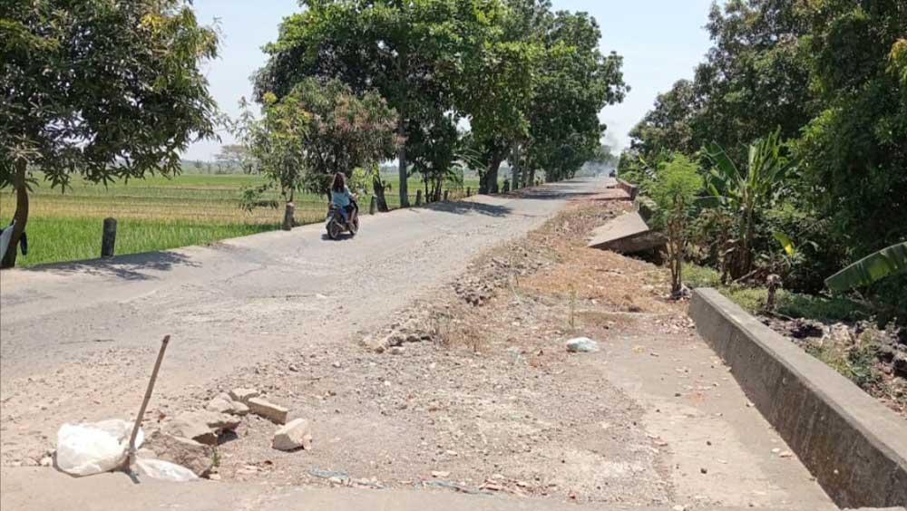 DPUTR Kabupaten Cirebon Tak Berdaya, Ruas Jalan Kaliwedi-Guwa Kidul Aset BBWS