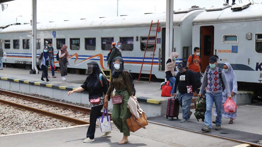 Gegara Gempa Seluruh Perjalanan Kereta Api di Daop 2 Bandung Dihentikan, Status BLB, Termasuk Kereta Cepat Whoosh
