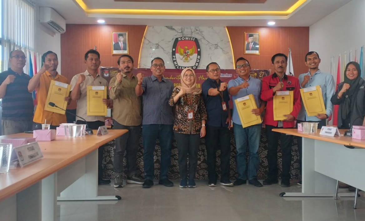 4 Pasangan Bakal Calon Bupati dan Wakil Bupati Cirebon Dinyatakan Memenuhi Syarat oleh KPU