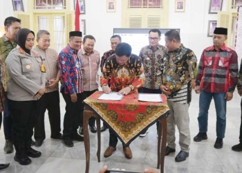 Jaga Netralitas, ASN dan Kuwu Cirebon Teken Pakta Integritas Pilkada 2024
