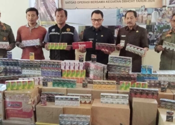 Petugas Gabungan Razia 10 Desa di Cirebon, 298.000 Batang Rokok Ilegal Disita