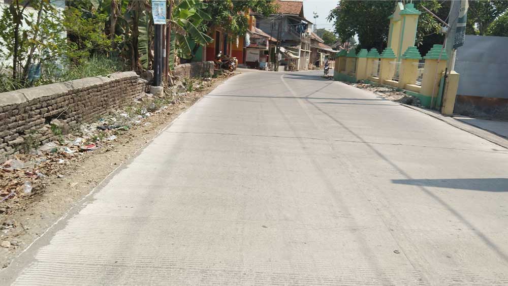 Pemdes Danawinangun Apresiasi Betonisasi Jalan