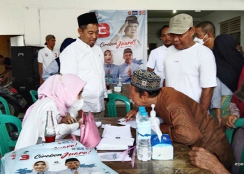 Pilbup Cirebon, Paslon Wali Adakan Pengobatan Gratis