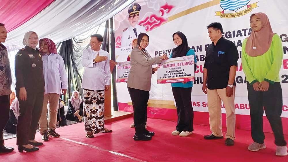 Buruh Rokok di Kabupaten Cirebon Terima BLT