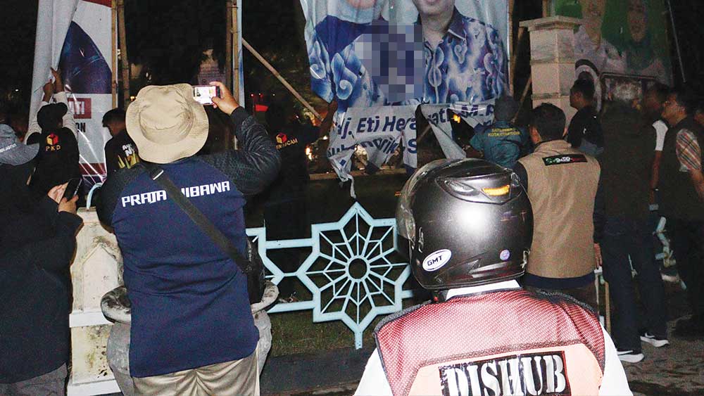 Masa Tenang, APK di Kota Cirebon Ditertibkan