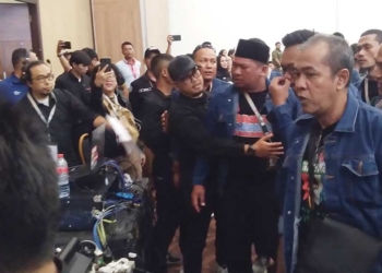 Mikrofon Bermasalah, Tim Paslon Meradang, Debat Pamungkas Pilwalkot Cirebon 2024 hampir Chaos