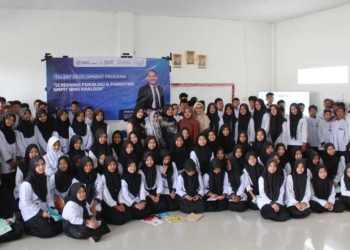 Dosen STAIKU Bangun Generasi Percaya Diri di SMPIT Ibnu Khaldun