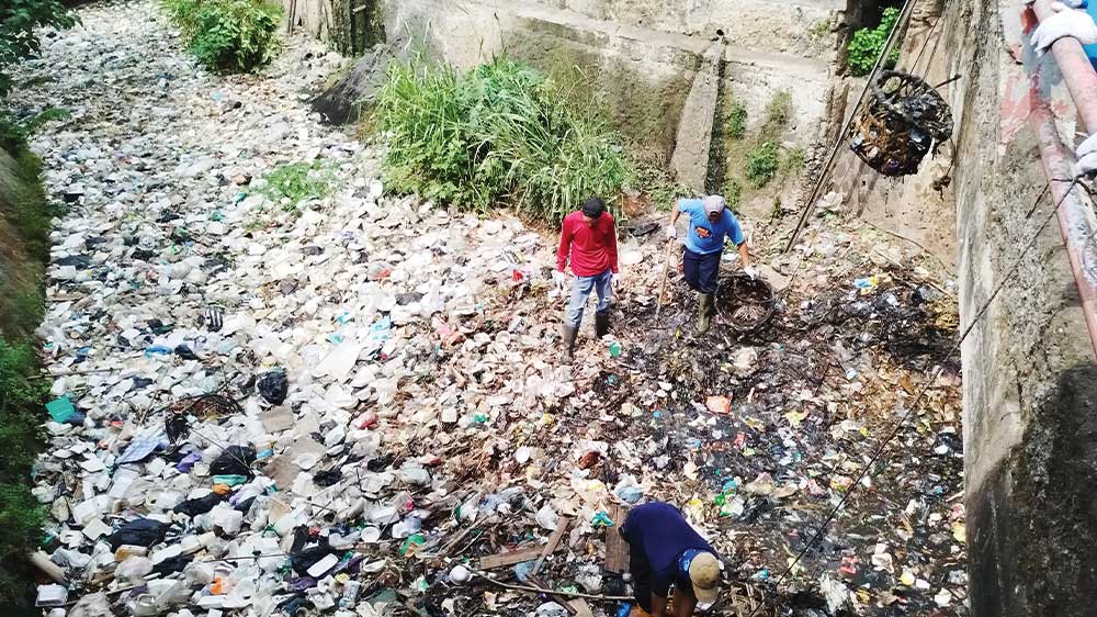 Musim Hujan, Sampah Timbulkan Sejumlah Masalah Baru di Kabupaten Cirebon