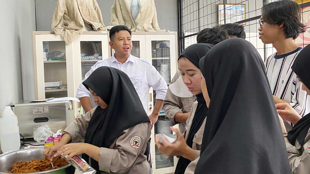 Gelar Praktik Pembuatan Abon, Fakultas Teknik UMC Cetak Mahasiswa Berjiwa Wirausaha