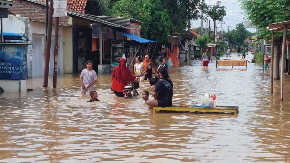 Belasan Desa di 7 Kecamatan di Cirebon Timur Terendam Banjir, Ribuan Warga Terdampak
