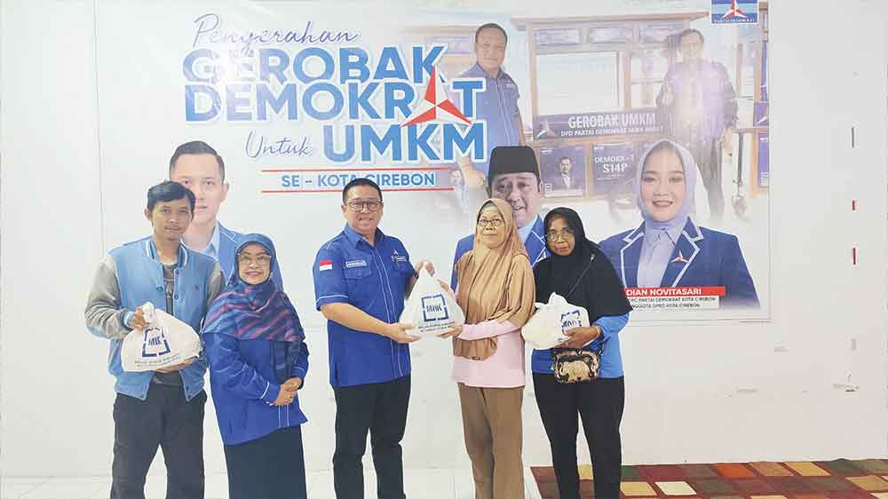 Demokrat Kota Cirebon Bagikan Paket Sembako