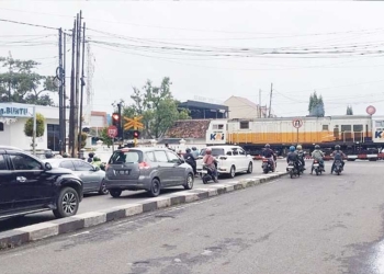 Tiap 7 Menit Kereta Api Melintas, Kota Cirebon Rawan Macet