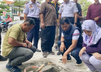 Edo-Farida Kompak Tinjau Jalan Rusak di Kota Cirebon