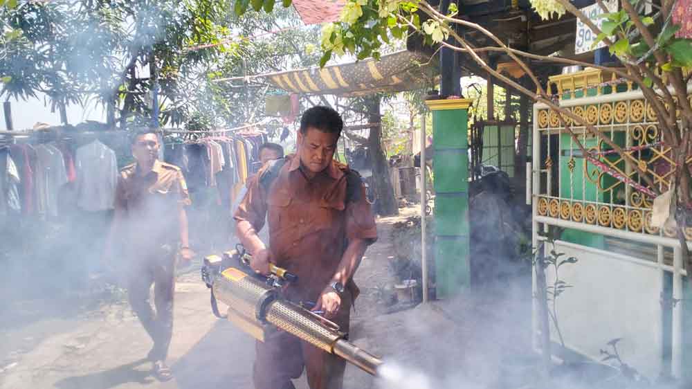 DBD Mewabah, Pemdes Bojong Kulon Cirebon Fogging Mandiri