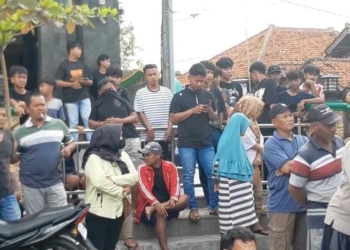 Warga Tuntut Kuwu Jungjang Wetan Mundur