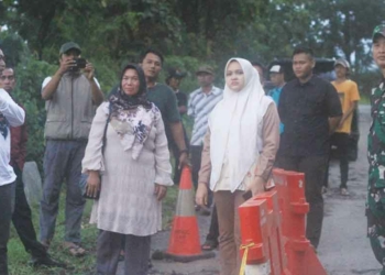 Ketua DPRD Kabupaten Cirebon Sophi Zulfia Tinjauan Longsor Cipeujeuh-Kamarang