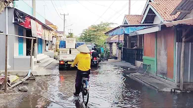 Jadi Korban Langganan Banjir Rob di Cirebon, Warga Pesisir Gebang Minta Pemerintah Lakukan Penanganan