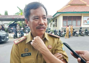 Disdukcapil Kabupaten Cirebon hanya Layani Pemohon e-KTP Datang Langsung