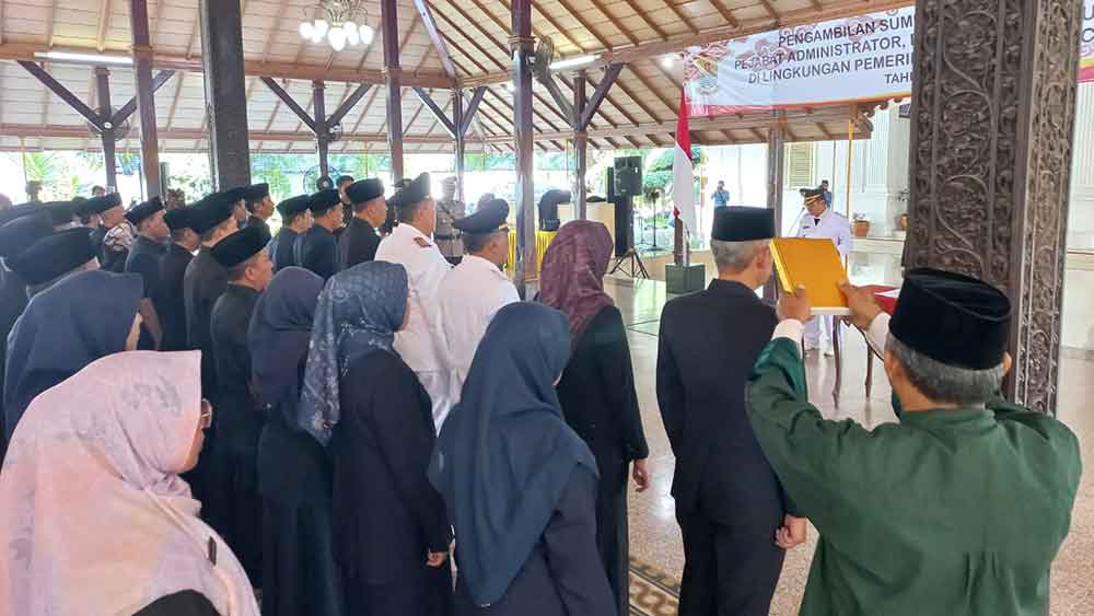 Bupati Cirebon Lantik 65 Pejabat