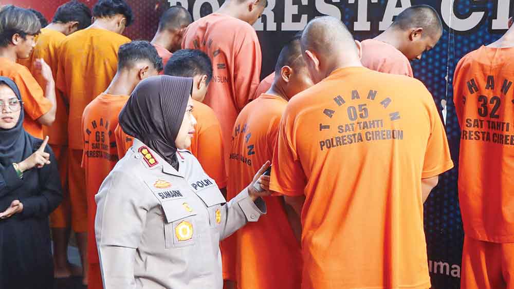 Polisi Gadungan di Cirebon Tipu Pacar Rp50 Juta, Uangnya Malah Digunakan untuk Nikahi Wanita Lain