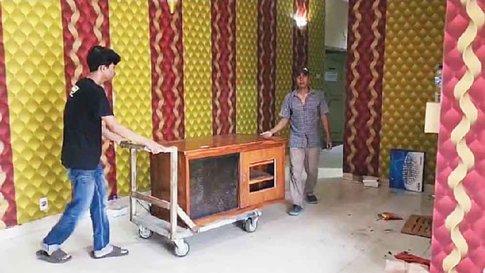 PN Sumber Cirebon Eksekusi Hotel dan Karaoke Liberty