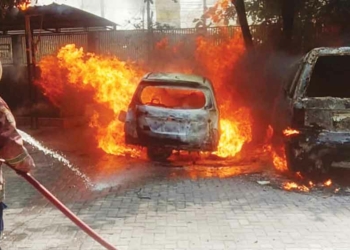 Kebakaran di Cirebon, Tiga Mobil Ludes Dilalap Api Dipicu Pemindahan BBM dari Tangki Angkot ke Jeriken