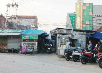 Mengganggu, Pengguna Jalan Minta Pasar Darurat Jungjang Arjawinangun Dibongkar