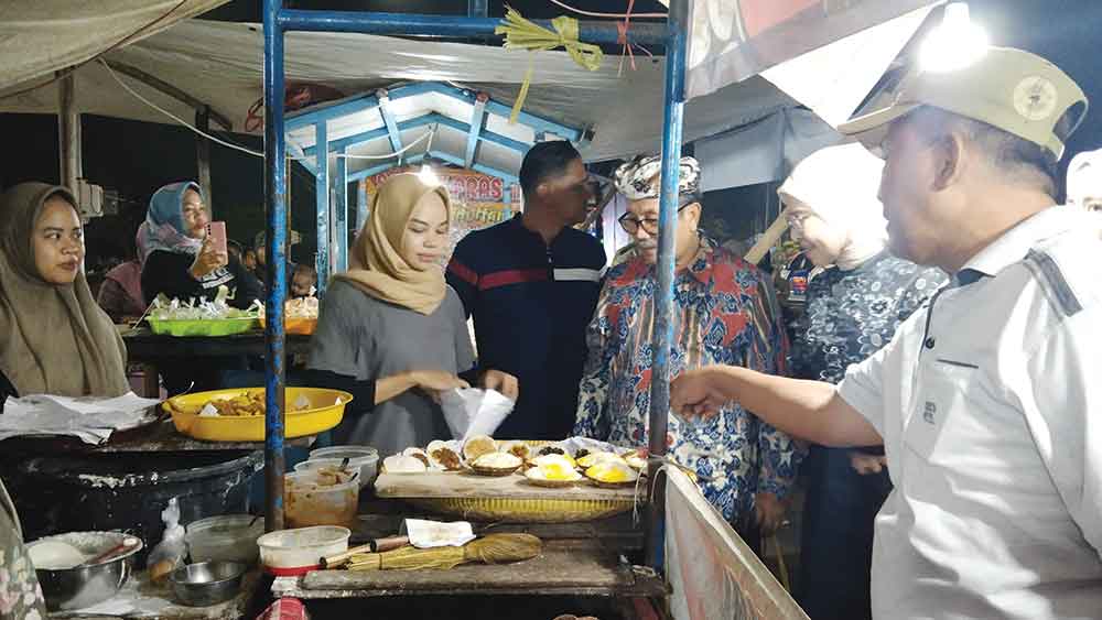 Bupati Cirebon: Omzet Pedagang Naik Usai Direlokasi ke Pusat Jajanan Kuliner Trusmi