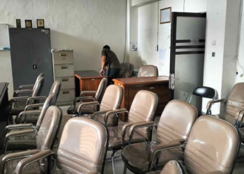 Pilih Tak Nebeng, Anggota DPRD Kabupaten Cirebon Tetap Bekerja di Ruangan tanpa AC