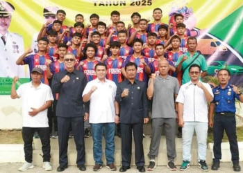 Wali Kota Cirebon Lepas Tim Sepak Bola BK Porprov 2025