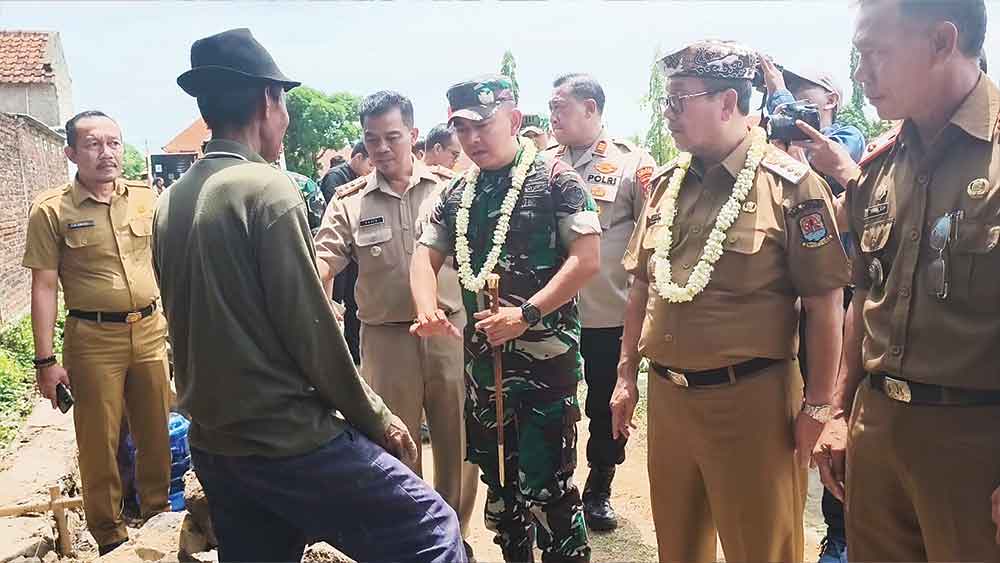 Bupati Cirebon Apresiasi Karya Bakti TNI