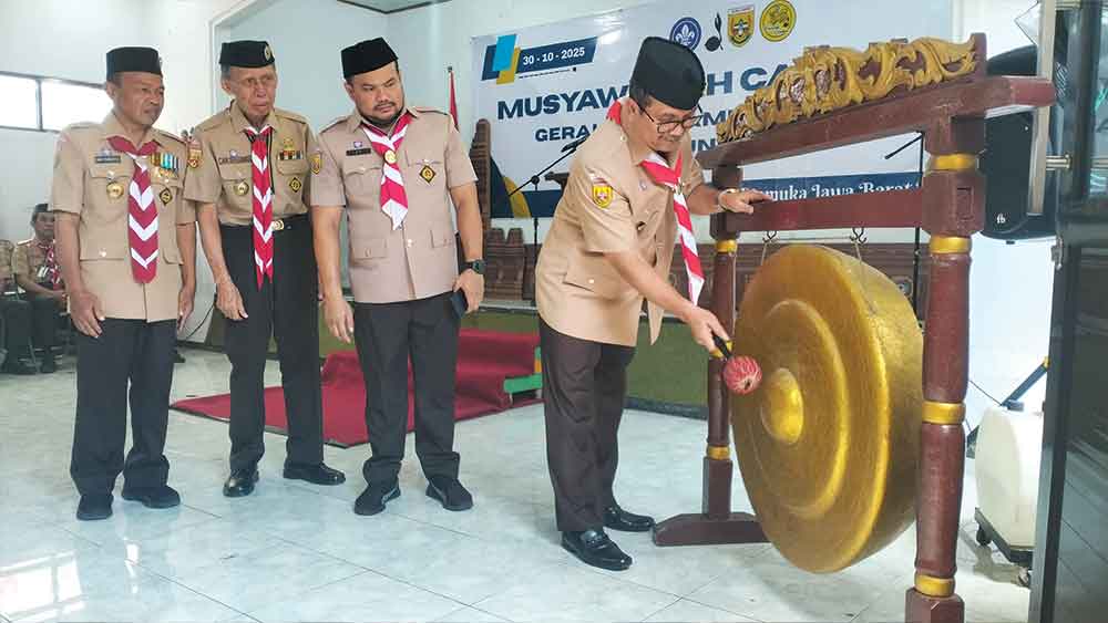 Dinilai Berhasil Mendidik Karakter Generasi Muda, Bupati Cirebon Ajak Pramuka Berinovasi