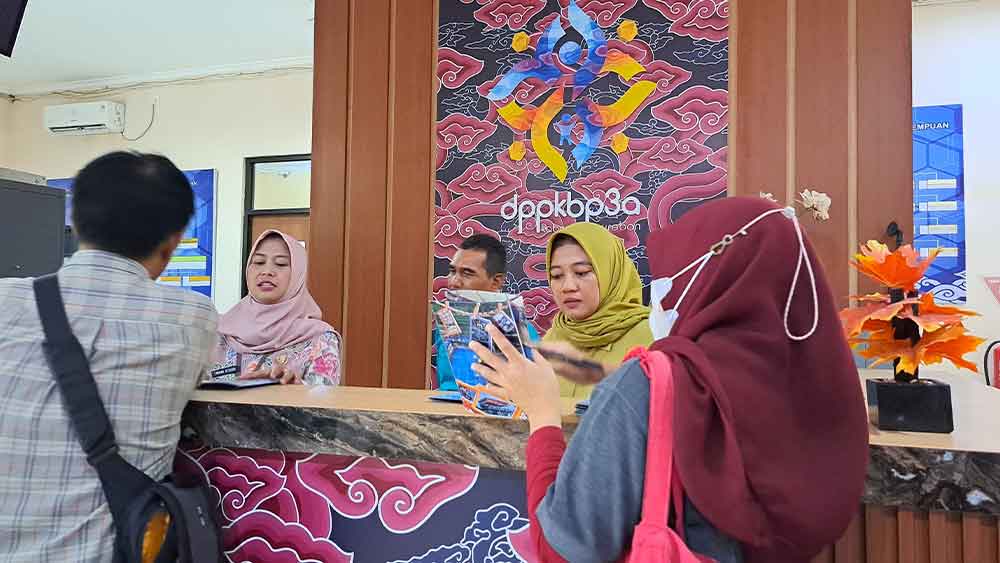 DPPKBP3A Kabupaten Cirebon Maksimalkan FO dengan Layanan Topeng