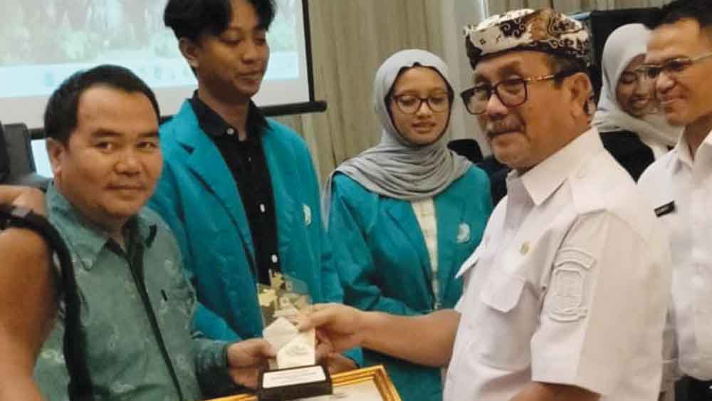 Dosen UIN Siber Cirebon Raih Juara Favorit Lomba Inovasi Daerah 2025