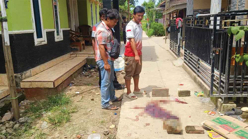 Ditikam Berkali-kali, Nyawa Ibu di Cirebon ini Selamat Berkat Lemparan HP